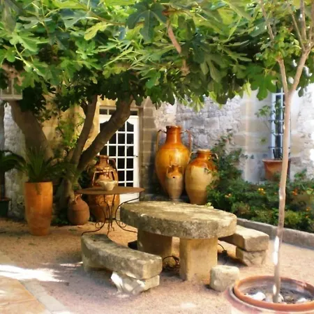 Hotel Chateau D'arpaillargues - Teritoria