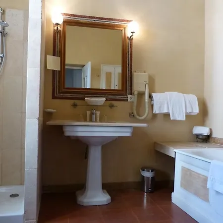 Château D'arpaillargues Les Collectionneurs Hotel 4*